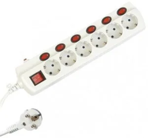 Prolongador blanco con 6 tomas e interruptor (1.5 m) 1 interruptor por toma