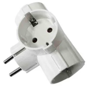 Toma triple con tierra